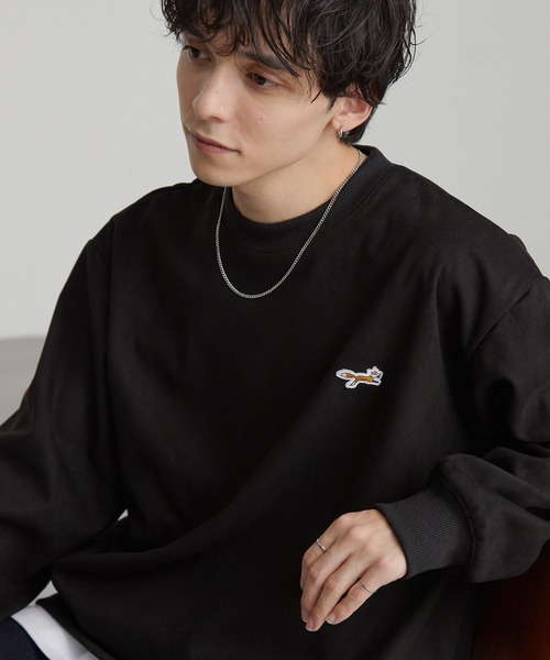 PENNEYS(ぺニーズ)の「PENNEYS/ペニーズ 別注 THE FOX ロゴ ワンポイント ワッペン刺繍 スウェードライク オーバーサイズ スウェット(スウェット・メンズ・アイボリー/ブラック/ネイビー/ダークグレー・L/M)」の3枚目の写真