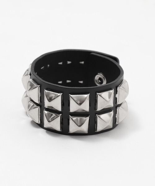 Figments（フィグメンツ）の「ダブルスタッズバングル（ブレスレット・レディース・ブラック・FREE）」の5枚目の写真