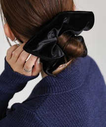 select MOCA（セレクトモカ）の「スクエアデザインベロアシュシュ（ヘアゴム）」