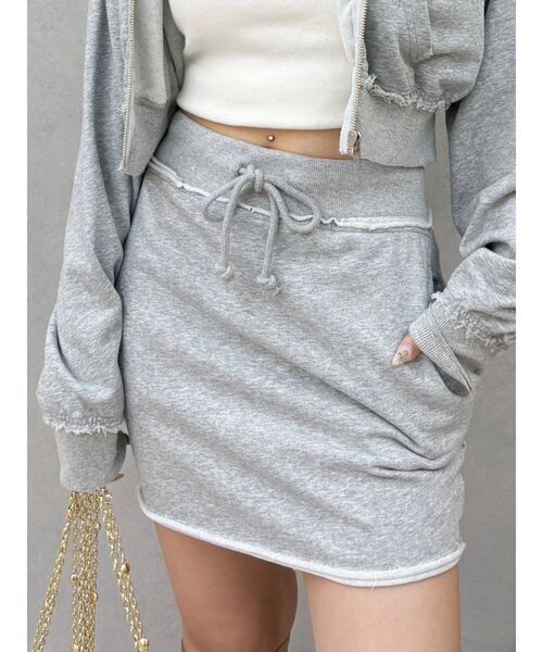 EVRIS（エヴリス）の「ブリーチスウェットミニスカート【セットアップ着用可能】（スカート・レディース・ピンク/グレー/ブラック・FREE）」の3枚目の写真