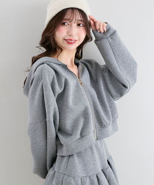 MAJESTIC LEGON（マジェスティックレゴン）の「【セットアップ対応】キラキララインストーンショートパーカー（パーカー・レディース・ブラック/チャコールグレー/ピンク/オフホワイト・MEDIUM）」の7枚目の写真