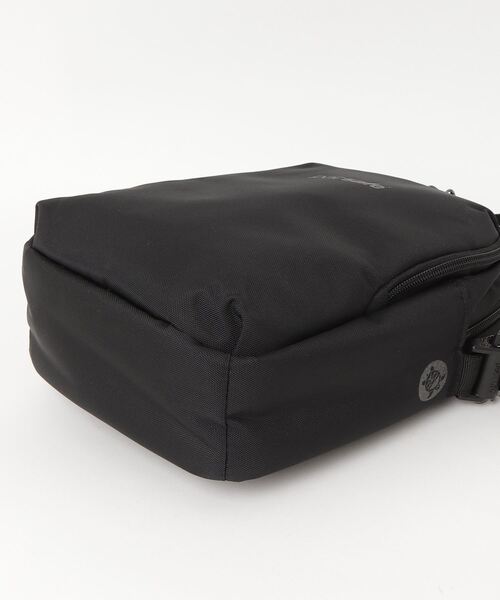 pacsafe(パックセーフ)の「PACKSAFE V Companion Crossbody パックセーフ コンパニオン ショルダーバッグ(ショルダーバッグ・メンズ・ネイビー/ブラック・FREE)」の20枚目の写真