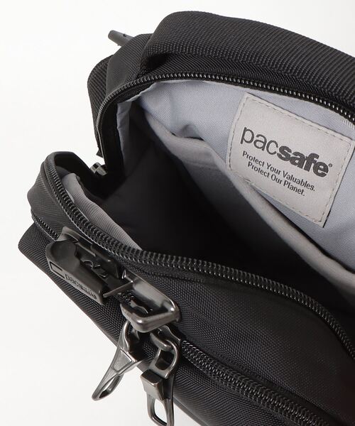 pacsafe(パックセーフ)の「PACKSAFE V Companion Crossbody パックセーフ コンパニオン ショルダーバッグ(ショルダーバッグ・メンズ・ネイビー/ブラック・FREE)」の21枚目の写真