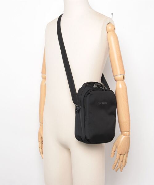 pacsafe(パックセーフ)の「PACKSAFE V Companion Crossbody パックセーフ コンパニオン ショルダーバッグ(ショルダーバッグ・メンズ・ネイビー/ブラック・FREE)」の22枚目の写真