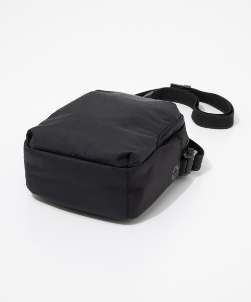 pacsafe(パックセーフ)の「PACKSAFE V Companion Crossbody パックセーフ コンパニオン ショルダーバッグ(ショルダーバッグ・メンズ・ネイビー/ブラック・FREE)」の11枚目の写真