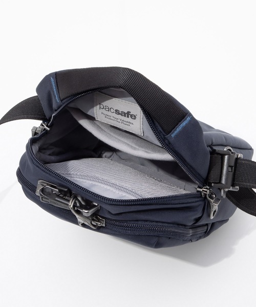 pacsafe(パックセーフ)の「PACKSAFE V Companion Crossbody パックセーフ コンパニオン ショルダーバッグ(ショルダーバッグ・メンズ・ネイビー/ブラック・FREE)」の17枚目の写真