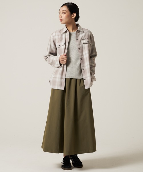 Eddie Bauer(エディーバウアー)の「プレイド ツイル 長袖シャツ(シャツ/ブラウス・レディース・ダークグリーン/ブラック/ライトグレー・M/S/XL/L)」の10枚目の写真