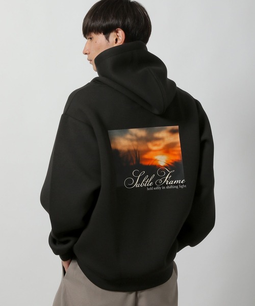 LAKOLE（ラコレ）の「バックプリントダンボールプルオーバーパーカー / 604004（パーカー・メンズ・ホワイト/ライトグレー/ブラック/チャコール/ピンク・X-LARGE/LARGE/MEDIUM）」の2枚目の写真