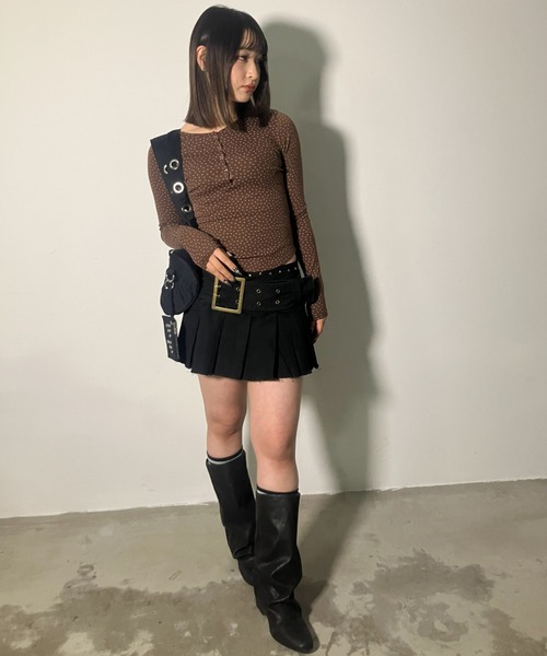 .KOM(ドットコム)の「A'GEM/9 × .kom 『.KOM/ドットケーオーエム』STAR EYELET RIB LONG SLEEVE/スターアイレットリブロングスリーブ(Tシャツ/カットソー・レディース・グレー/ブラウン・FREE)」の17枚目の写真