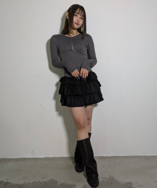 .KOM(ドットコム)の「A'GEM/9 × .kom 『.KOM/ドットケーオーエム』STAR EYELET RIB LONG SLEEVE/スターアイレットリブロングスリーブ(Tシャツ/カットソー・レディース・グレー/ブラウン・FREE)」の12枚目の写真
