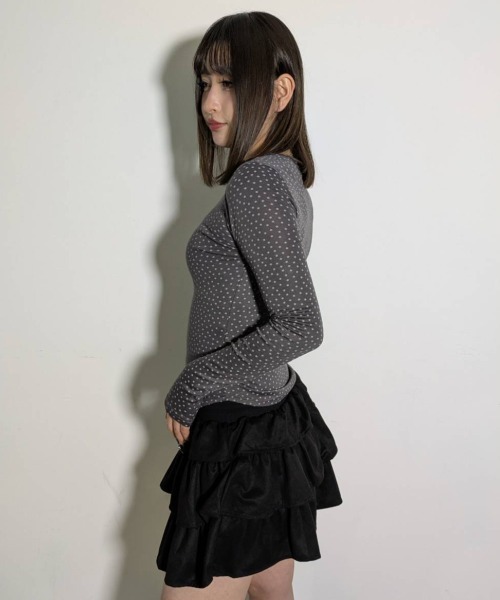 .KOM(ドットコム)の「A'GEM/9 × .kom 『.KOM/ドットケーオーエム』STAR EYELET RIB LONG SLEEVE/スターアイレットリブロングスリーブ(Tシャツ/カットソー・レディース・グレー/ブラウン・FREE)」の7枚目の写真