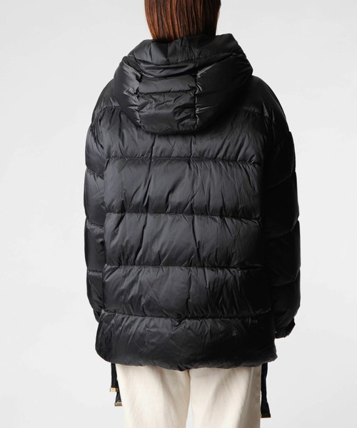 Max Mara(マックスマーラ)の「MAX MARA THE CUBE FELICE マックスマーラ ザ・キューブ フェリーチェ ダウンジャケット(ダウンジャケット/コート・レディース・ブラック・38/40/42/36)」の4枚目の写真