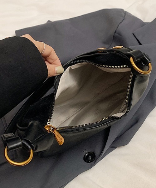 mebole（メボレ）の「スエードハーフムーンショルダーバッグ（ショルダーバッグ・レディース・レッド/キャメル/ブラウン/ブラック・FREE）」の18枚目の写真