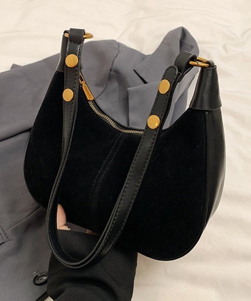 mebole（メボレ）の「スエードハーフムーンショルダーバッグ（ショルダーバッグ・レディース・レッド/キャメル/ブラウン/ブラック・FREE）」の15枚目の写真