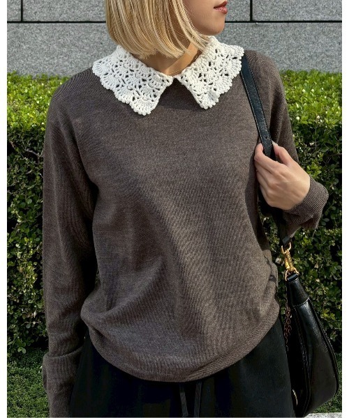 LE CIEL BLEU（ルシェルブルー）の「クロシェットカラーファインニットセーター / Crochet-Collar Fine Knit Sweater（ニット/セーター・レディース・ブラウン/グレー・36）」の2枚目の写真