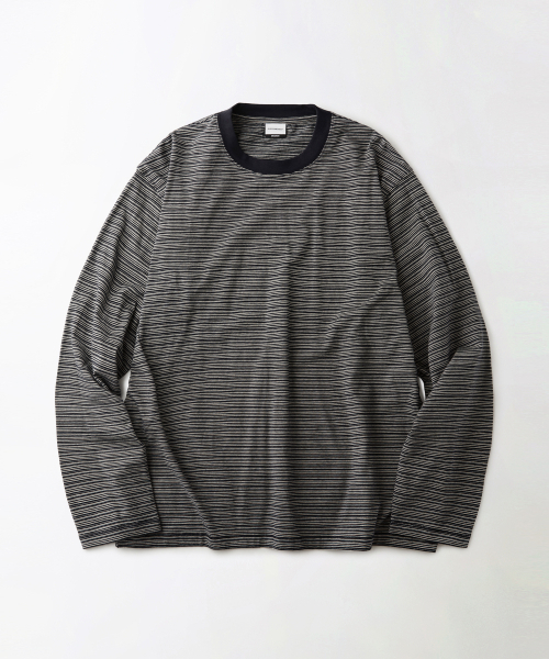 OUTSTANDING(アウトスタンディング)の「THIN STRIPE LONG SLEEVE TEE_NAVY/IVORY(Tシャツ/カットソー・メンズ・その他・SMALL/MEDIUM/LARGE)」の1枚目の写真