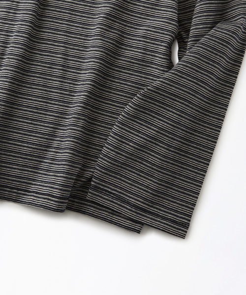 OUTSTANDING(アウトスタンディング)の「THIN STRIPE LONG SLEEVE TEE_NAVY/IVORY(Tシャツ/カットソー・メンズ・その他・SMALL/MEDIUM/LARGE)」の4枚目の写真