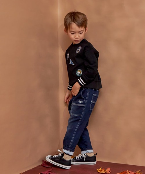 KP BOY（ケーピーボーイ）の「ワッペン 裏毛トレーナー 【吸湿発熱】（スウェット・キッズ・ブルー/ブラック・100cm/110cm/120cm/130cm/140cm）」の3枚目の写真