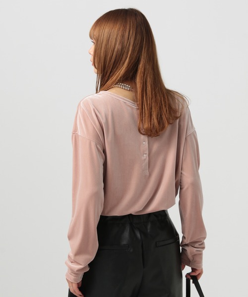 BAYFLOW（ベイフロー）の「[前後で着られる]2WAYベロアプルオーバー（Tシャツ/カットソー・レディース・ピンク/ブラック/オフホワイト・FREE）」の7枚目の写真