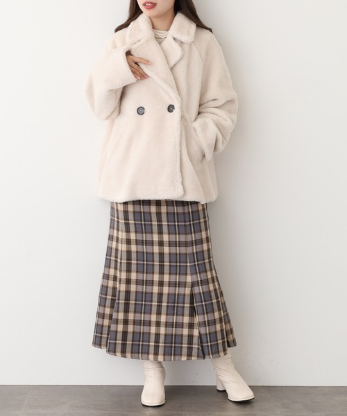 EGLANTINE（エグランティーヌ）の「EGLANTINE ボアハーフコート（その他アウター・レディース・アイボリー/ブラック/ダークブラウン・38）」の7枚目の写真