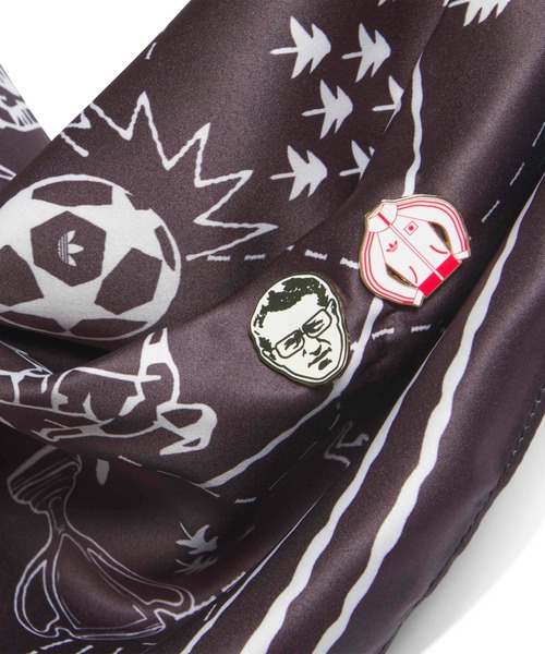 adidas(アディダス)の「adidas MR PIN&SCARF / アディダス ミスター ピン & スカーフ(バンダナ/スカーフ・メンズ・ブラック・ONE SIZE)」の6枚目の写真
