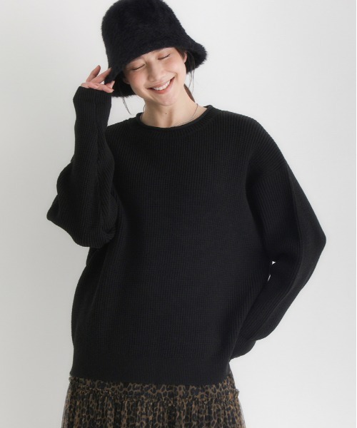 Right-on（ライトオン）の「【HONEYSUCKLE ROSE】畦編みクルーネック セーター (リラックスシルエット/スタイリッシュ/女性らしさ)（ニット/セーター・レディース・ブラック/キナリ/ベージュ/グリーン・M/L/S）」の3枚目の写真