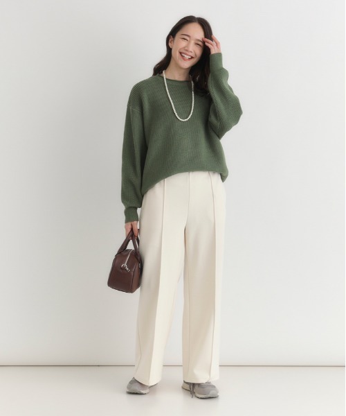 Right-on（ライトオン）の「【HONEYSUCKLE ROSE】畦編みクルーネック セーター (リラックスシルエット/スタイリッシュ/女性らしさ)（ニット/セーター・レディース・ブラック/キナリ/ベージュ/グリーン・M/L/S）」の18枚目の写真