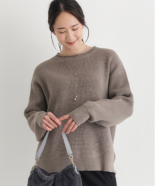 Right-on（ライトオン）の「【HONEYSUCKLE ROSE】畦編みクルーネック セーター (リラックスシルエット/スタイリッシュ/女性らしさ)（ニット/セーター・レディース・ブラック/キナリ/ベージュ/グリーン・M/L/S）」の12枚目の写真