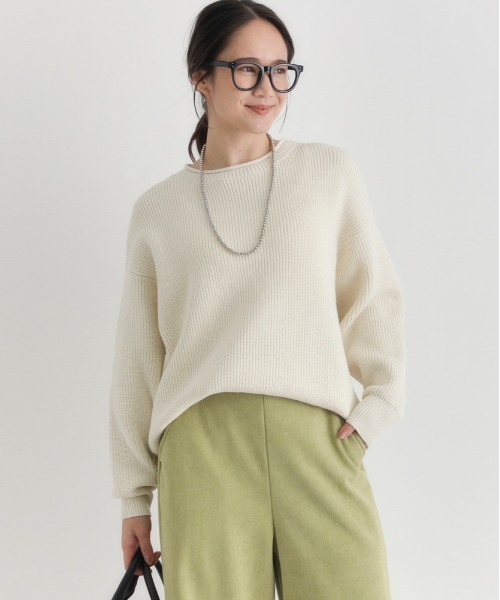 Right-on（ライトオン）の「【HONEYSUCKLE ROSE】畦編みクルーネック セーター (リラックスシルエット/スタイリッシュ/女性らしさ)（ニット/セーター・レディース・ブラック/キナリ/ベージュ/グリーン・M/L/S）」の5枚目の写真