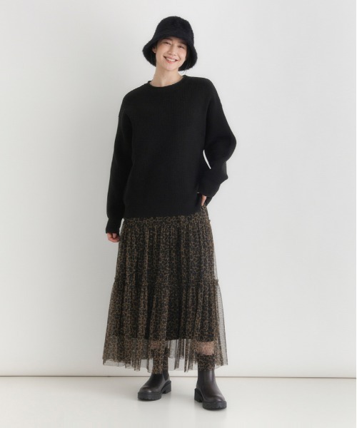 Right-on（ライトオン）の「【HONEYSUCKLE ROSE】畦編みクルーネック セーター (リラックスシルエット/スタイリッシュ/女性らしさ)（ニット/セーター・レディース・ブラック/キナリ/ベージュ/グリーン・M/L/S）」の11枚目の写真