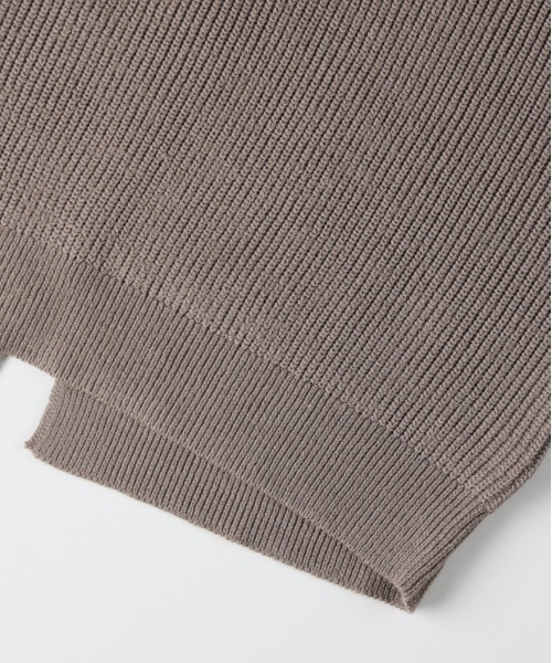 Right-on（ライトオン）の「【HONEYSUCKLE ROSE】畦編みクルーネック セーター (リラックスシルエット/スタイリッシュ/女性らしさ)（ニット/セーター・レディース・ブラック/キナリ/ベージュ/グリーン・M/L/S）」の22枚目の写真