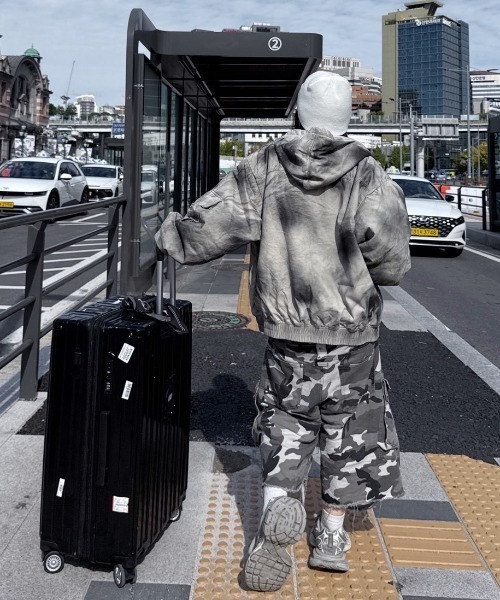 Never mind the XU（ネバーマインドザエックスユー）の「【Never mind the XU】damage hood jacket / 【ネバーマインド ザ エックスユー】ダメージフードジャケット（ブルゾン・メンズ・アイボリー・ONE SIZE）」の4枚目の写真