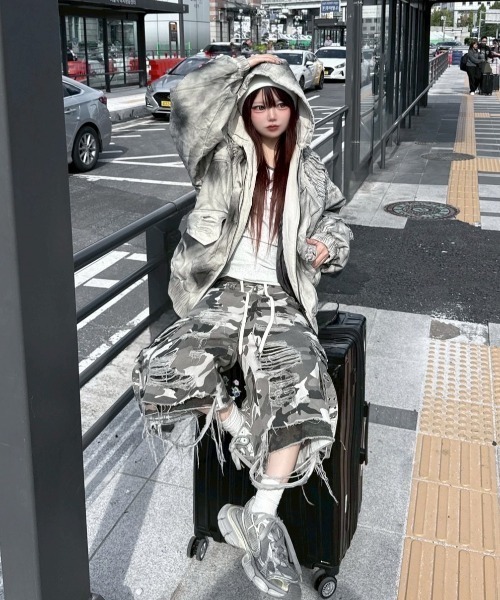 Never mind the XU（ネバーマインドザエックスユー）の「【Never mind the XU】damage hood jacket / 【ネバーマインド ザ エックスユー】ダメージフードジャケット（ブルゾン・メンズ・アイボリー・ONE SIZE）」の2枚目の写真