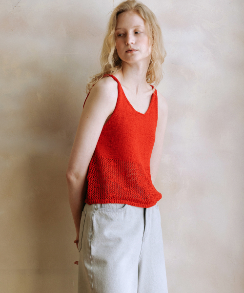 ANDNEEDS（アンドニーズ）の「Lizzy knit sleeveless (red)（Tシャツ/カットソー・レディース・その他・FREE）」の2枚目の写真