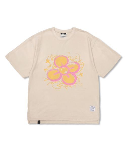 STIGMA(スティグマ)の「Crayon Flower Vintage-Like Washed Oversized Short Sleeves T-Shirts Beige(Tシャツ/カットソー・メンズ・その他・LARGE/X-LARGE/MEDIUM)」の1枚目の写真
