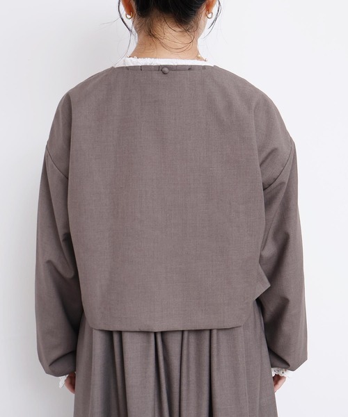 l'atelier du savon(アトリエドサボン)の「_ちびころボタン まるいお袖のJK(ノーカラージャケット・レディース・グレー/ブラック・FREE)」の10枚目の写真