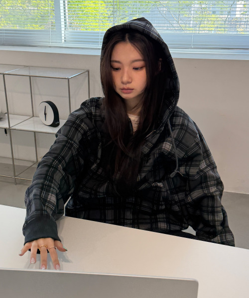 chancechance(チャンスチャンス)の「CEC CHECK ZIP-UP HOODIE(CHARCOAL)(パーカー・メンズ・その他・OS)」の2枚目の写真