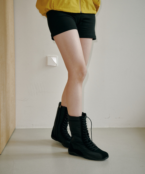 BYOTHERS(バイオザーズ)の「Forreal sneakers boots(ブーツ・レディース・ブラック・23cm/23.5cm/24cm/24.5cm/25cm)」の2枚目の写真