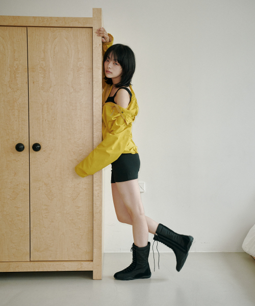 BYOTHERS(バイオザーズ)の「Forreal sneakers boots(ブーツ・レディース・ブラック・23cm/23.5cm/24cm/24.5cm/25cm)」の3枚目の写真