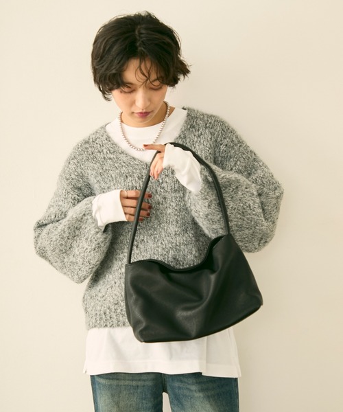 uchi.(ウチ)の「フェイクレザー ワンハンドルバッグ(ショルダーバッグ・レディース・グレー/ブラック/ブラウン・FREE)」の10枚目の写真