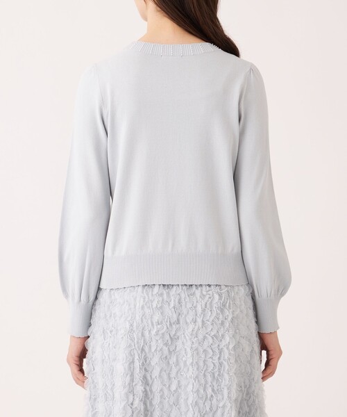 TO BE CHIC（トゥー ビー シック）の「ニットコサージュ プルオーバー（ニット/セーター・レディース・ブラック/ベージュ/グレー系その他・40）」の4枚目の写真
