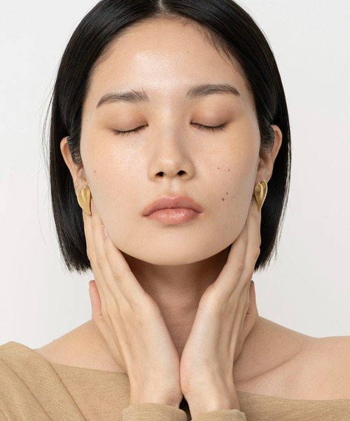 LAPUIS（ラピュイ）の「LAPUIS(ラピュイ) Heart leaf pierced earrings（ピアス（両耳用）・レディース・シルバー/ゴールド・FREE）」の4枚目の写真