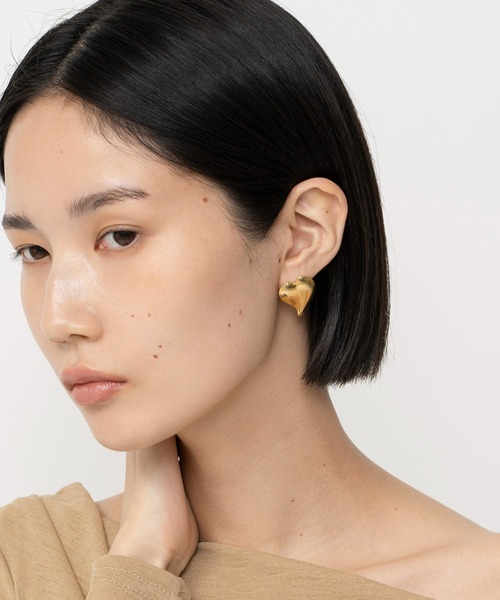 LAPUIS（ラピュイ）の「LAPUIS(ラピュイ) Heart leaf pierced earrings（ピアス（両耳用）・レディース・シルバー/ゴールド・FREE）」の5枚目の写真