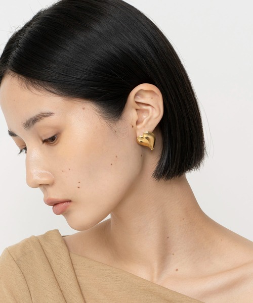 LAPUIS（ラピュイ）の「LAPUIS(ラピュイ) Heart leaf pierced earrings（ピアス（両耳用）・レディース・シルバー/ゴールド・FREE）」の7枚目の写真