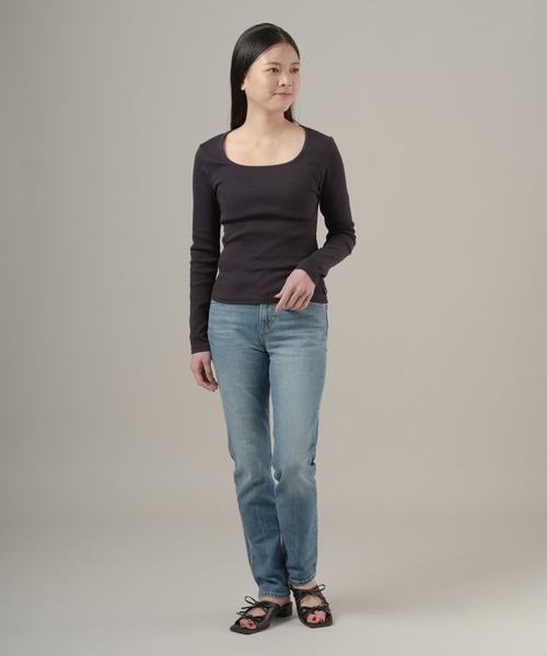 Levi's（リーバイス）の「Levi's/リーバイス エッセンシャル スクエアネック ロングスリーブ Tシャツ（Tシャツ/カットソー・レディース・ブラック・M/S/XS）」の6枚目の写真