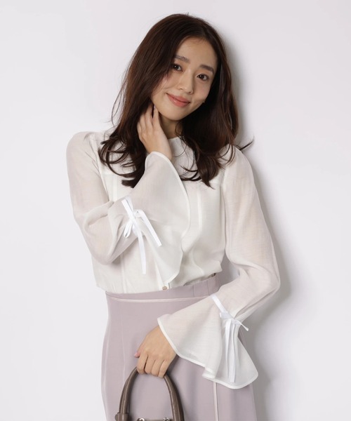 JUSGLITTY(ジャスグリッティー)の「ビスチェディテールシアーブラウス(シャツ/ブラウス・レディース・ブルー/オフホワイト・2/1)」の1枚目の写真