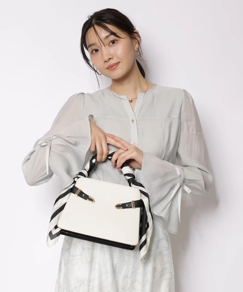 JUSGLITTY(ジャスグリッティー)の「ビスチェディテールシアーブラウス(シャツ/ブラウス・レディース・ブルー/オフホワイト・2/1)」の2枚目の写真