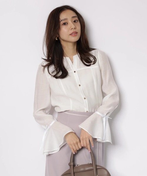 JUSGLITTY(ジャスグリッティー)の「ビスチェディテールシアーブラウス(シャツ/ブラウス・レディース・ブルー/オフホワイト・2/1)」の13枚目の写真