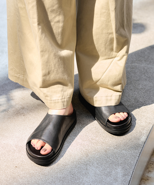 LE TALON（ルタロン）の「レザーハイバンプクロッグ（サンダル・レディース・ブラック系その他/ベージュ・SMALL/MEDIUM/LARGE/X-LARGE）」の6枚目の写真