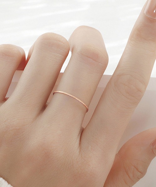 blackdia ocean(ブラックダイヤオーシャン)の「blackdia ocean グリッター ナローリング 幅0.6mm 金属アレルギー対応(リング・レディース・ピンクゴールド/シルバー/ゴールド・9号/7号/16号/14号/12号)」の1枚目の写真